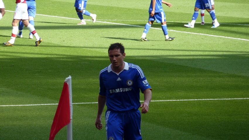 Frank Lampard in Chelsea kit during match against Arsenal