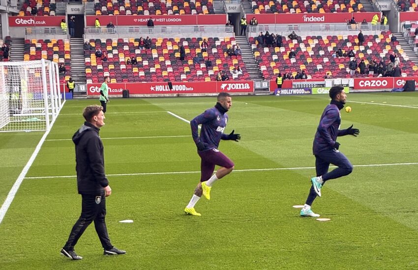 Martin Dubravka in Tottenham kit with teammates
