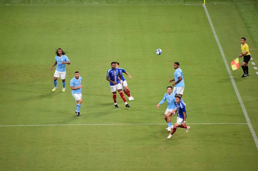Yokohama F. Marinos - Manchester City (3-5) - 53075490955.jpg
