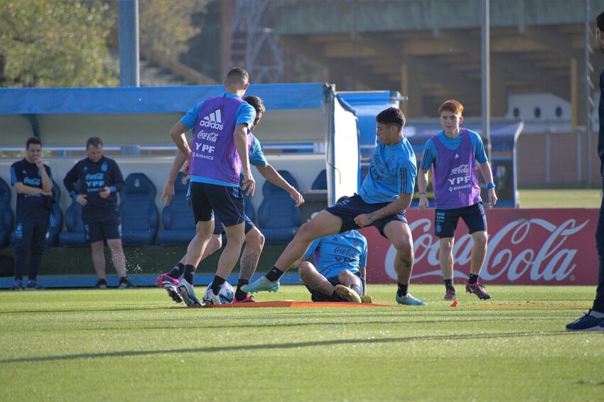 Valentin Barco in Argentina training gear